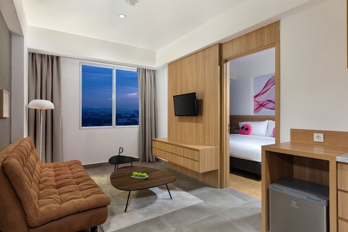Imagen de la habitación del Hotel favehotel Karawang. Foto 15