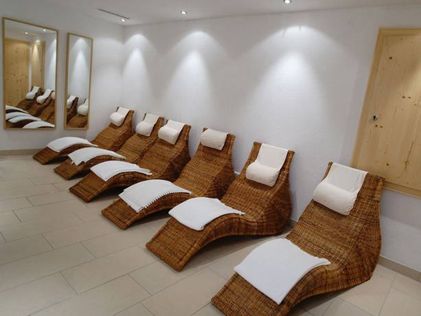 Imagen de la piscina del Hotel first mountain Montafon. Foto 20