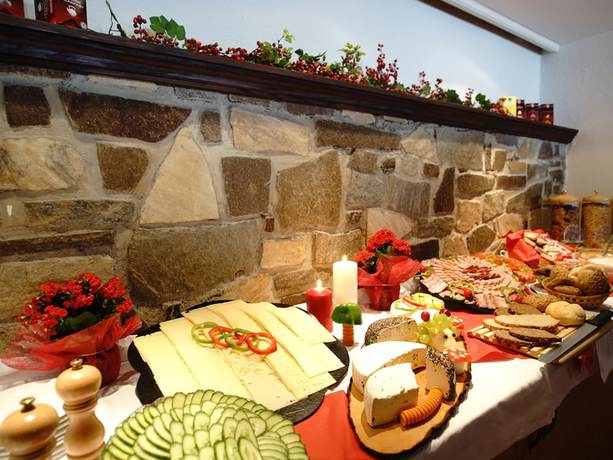 Imagen del bar/restaurante del Hotel first mountain Zillertal. Foto 11