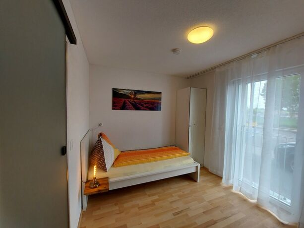 Imagen de la habitación del Hotel good bed BIBERSOL. Foto 9