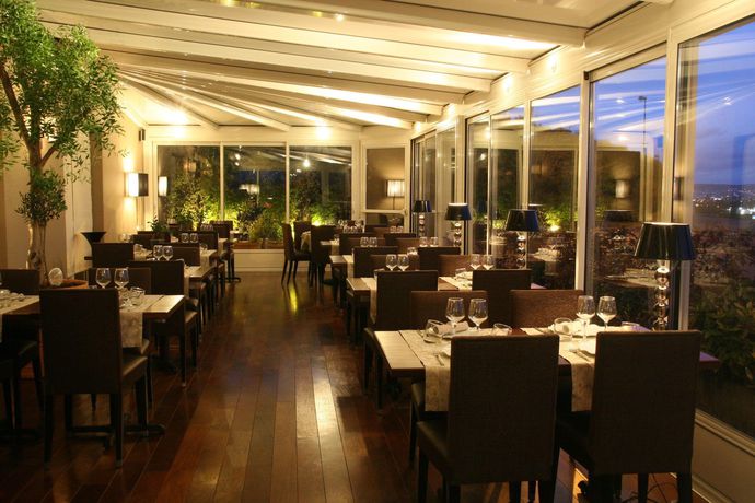 Imagen del bar/restaurante del Hotel greet Hotel Nancy Sud. Foto 5