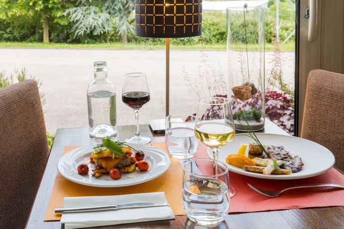 Imagen del bar/restaurante del Hotel greet Hotel Nancy Sud. Foto 6