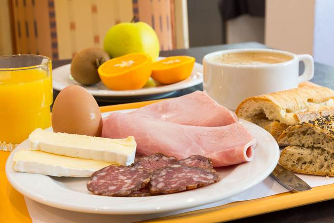 Imagen del bar/restaurante del Hotel greet Hotel Nancy Sud. Foto 8