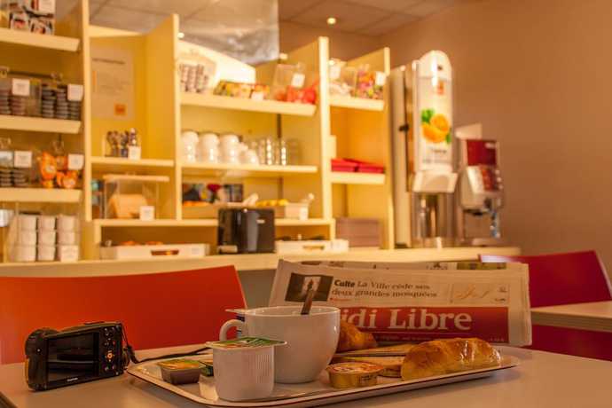 Imagen del bar/restaurante del Hotel greet hotel Montpellier Aeroport Parc des Expos. Foto 4