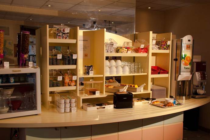 Imagen del bar/restaurante del Hotel greet hotel Montpellier Aeroport Parc des Expos. Foto 5