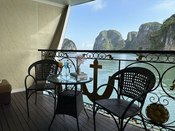 Imagen de la habitación del Hotel halong marina bay cruise. Foto 16