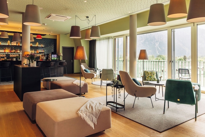 Imagen del bar/restaurante del Hotel harry\'s home hotel and apartments. Foto 2