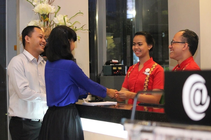 Imagen de los interiores del Hotel @hom Simpang Lima Semarang. Foto 19