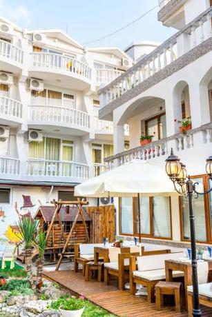 Imagen de la habitación del Hotel hotel Yanis. Foto 4