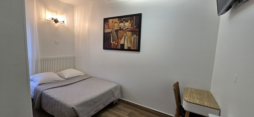 Imagen de la habitación del Hotel hotel camelia. Foto 2