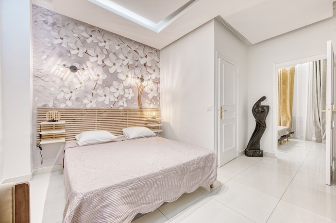 Imagen de la habitación del Hotel hotel camelia. Foto 8