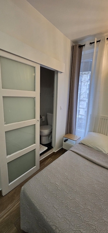 Imagen de la habitación del Hotel hotel camelia. Foto 12