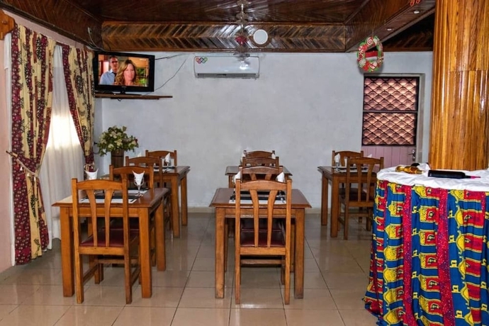 Imagen del bar/restaurante del Hotel hotel le printemps, Douala. Foto 3