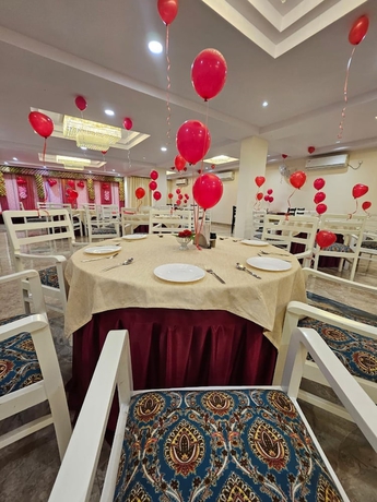 Imagen del bar/restaurante del Hotel hotel mahamaya. Foto 2