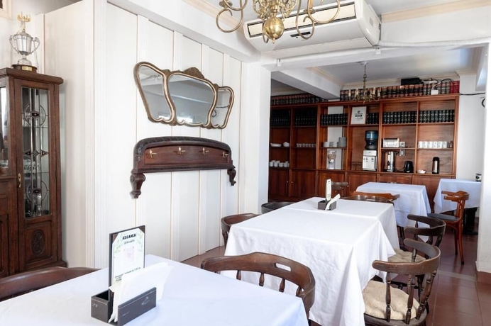 Imagen del bar/restaurante del Hotel hotel san lorenzo design. Foto 4