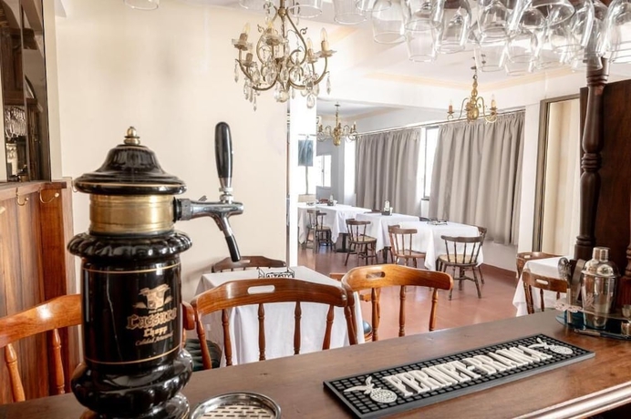 Imagen del bar/restaurante del Hotel hotel san lorenzo design. Foto 5