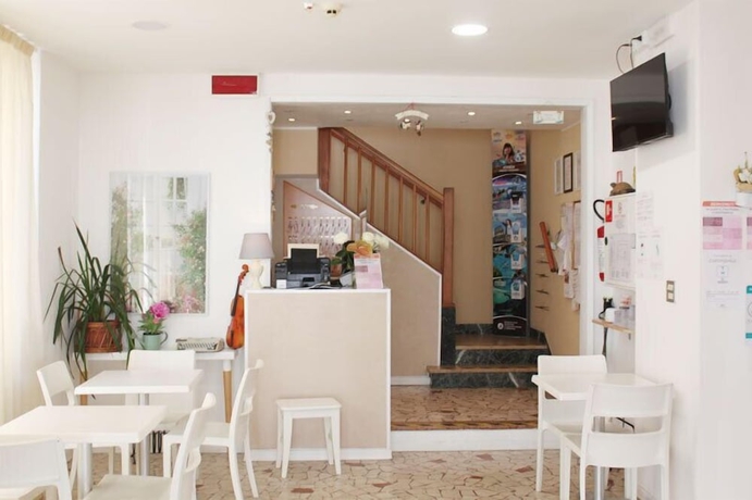 Imagen de los interiores del Hotel hotel villa franco. Foto 16
