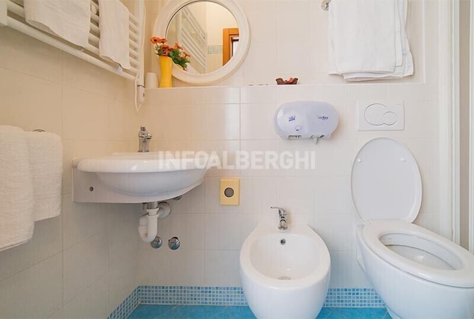 Imagen de la habitación del Hotel hotel villa franco. Foto 15