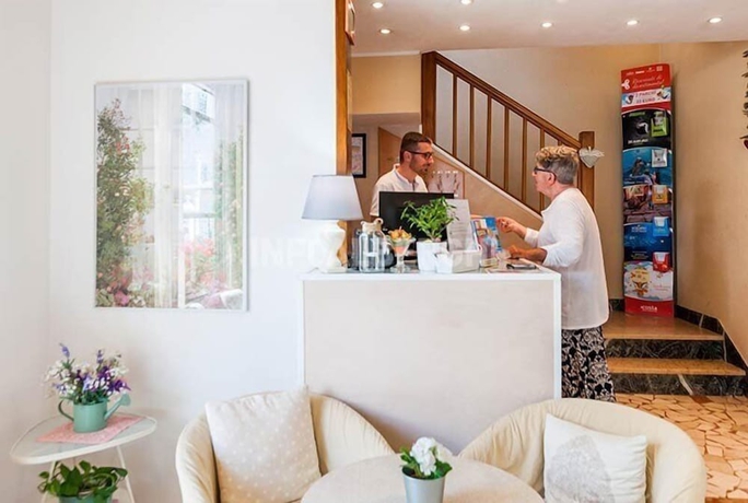 Imagen de los interiores del Hotel hotel villa franco. Foto 17