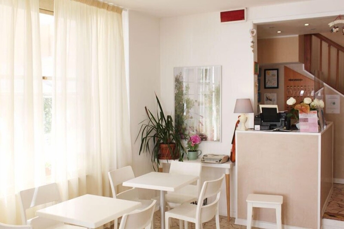Imagen de los interiores del Hotel hotel villa franco. Foto 19