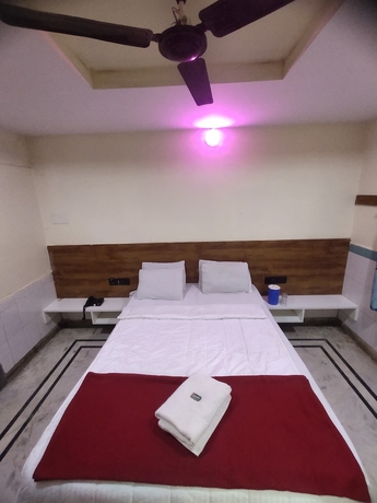 Imagen de la habitación del Hotel hotel yogeshwar. Foto 2