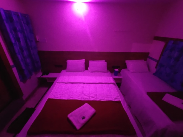 Imagen de la habitación del Hotel hotel yogeshwar. Foto 9