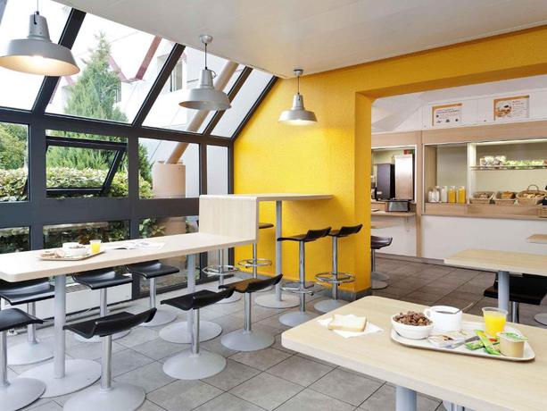 Imagen del bar/restaurante del Hotel hotelF1 Grenoble Universit&eacute;. Foto 5