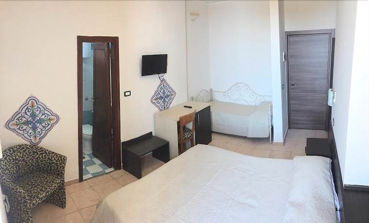 Imagen de la habitación del Hotel i Normanni. Foto 13