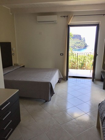Imagen de la habitación del Hotel i Normanni. Foto 14