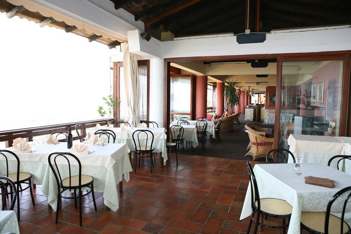 Imagen del bar/restaurante del Hotel i Normanni. Foto 6