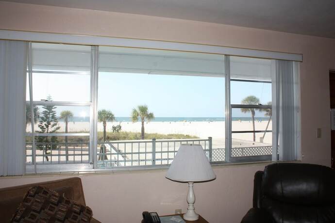 Imagen de la habitación del Hotel iBeach Resort. Foto 13