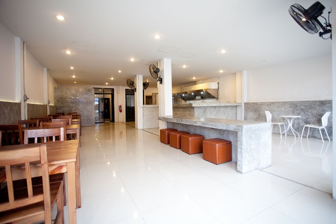 Imagen del bar/restaurante del Hotel iCheck inn Chill Patong. Foto 3