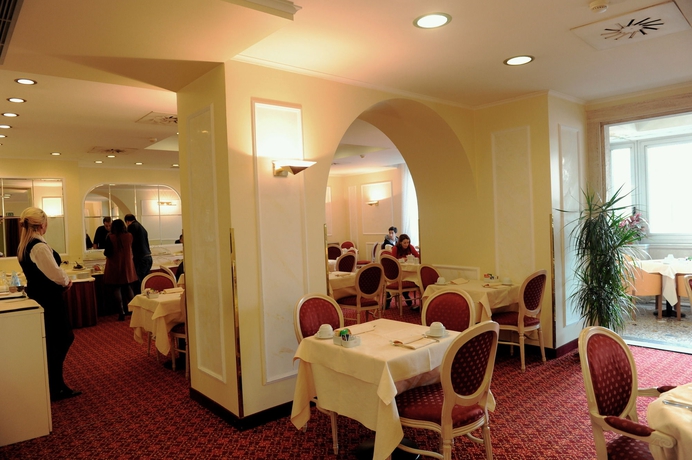 Imagen del bar/restaurante del Hotel iH Hotels Milano Ambasciatori. Foto 5