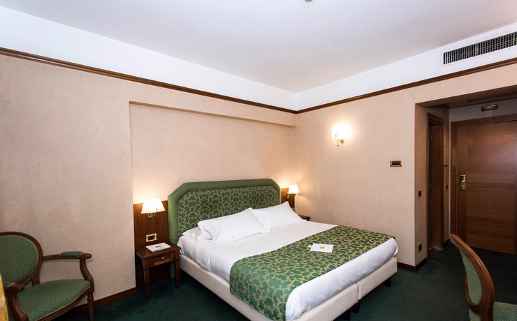 Imagen de la habitación del Hotel iH Hotels Roma Cicerone. Foto 7