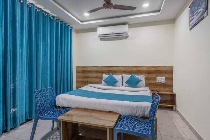 Imagen de la habitación del Hotel iROOMZ Ritzy Grand. Foto 4