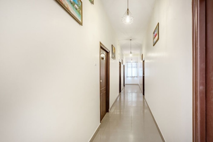 Imagen de los interiores del Hotel iROOMZ Royal Hill Park. Foto 17