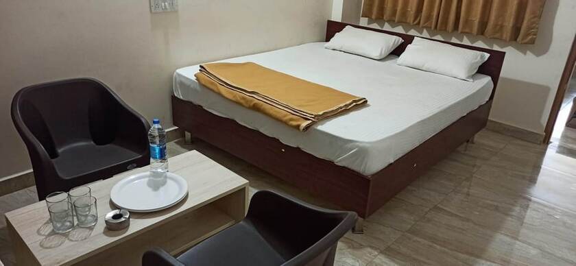 Imagen de la habitación del Hotel iROOMZ Suchira Lodge. Foto 18