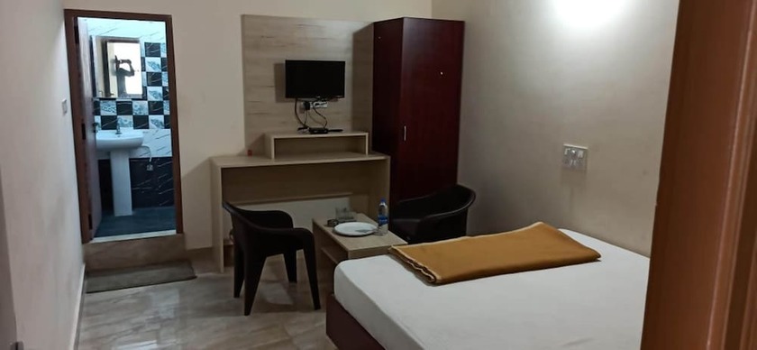 Imagen general del Hotel iROOMZ Suchira Lodge. Foto 3