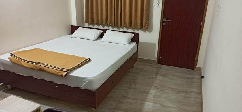Imagen de la habitación del Hotel iROOMZ Suchira Lodge. Foto 19