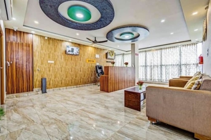 Imagen general del Hotel iROOMZ Suchira Lodge. Foto 6
