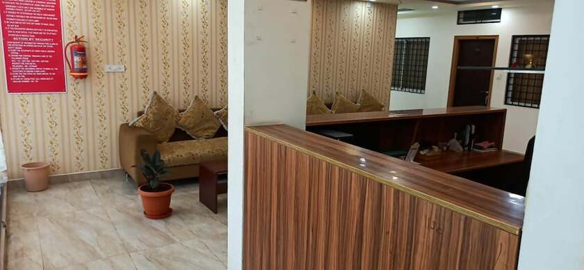 Imagen general del Hotel iROOMZ Suchira Lodge. Foto 10
