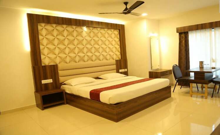 Imagen de la habitación del Hotel i-Roomz Shivananda. Foto 20
