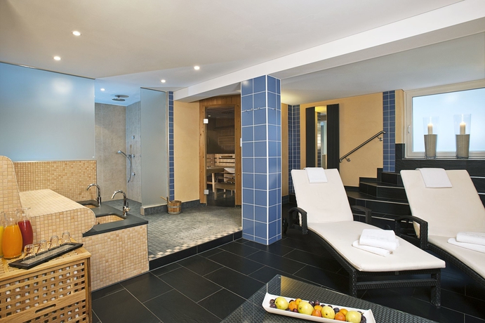 Imagen de la piscina del Hotel iStay Nh Berlin City Ost. Foto 16