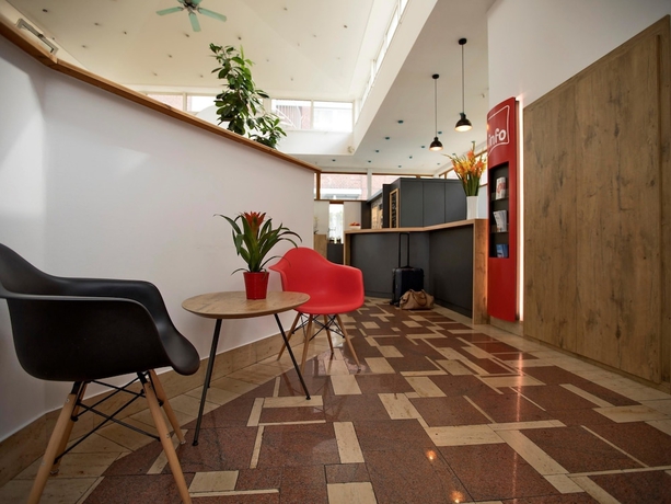 Imagen de los interiores del Hotel ibis Berlin City Süd. Foto 17