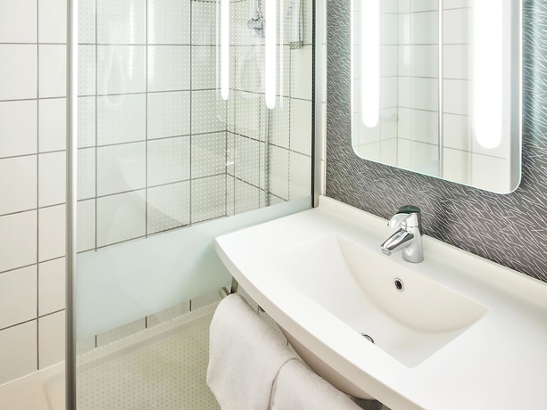 Imagen de la habitación del Hotel ibis Bordeaux Centre Meriadeck. Foto 9