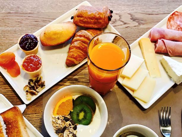 Imagen del bar/restaurante del Hotel ibis Bordeaux Mérignac. Foto 2