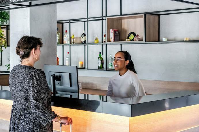 Imagen de los interiores del Hotel ibis Bordeaux Nord Carbon Blanc. Foto 6