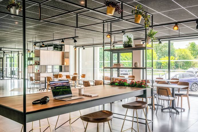 Imagen de los interiores del Hotel ibis Bordeaux Nord Carbon Blanc. Foto 8