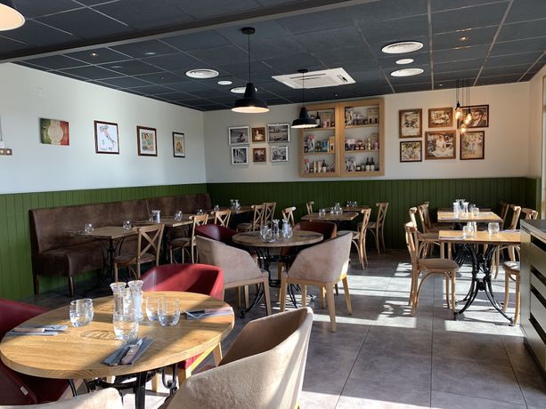 Imagen del bar/restaurante del Hotel ibis Bordeaux Pessac Route des Vins Hotel. Foto 3