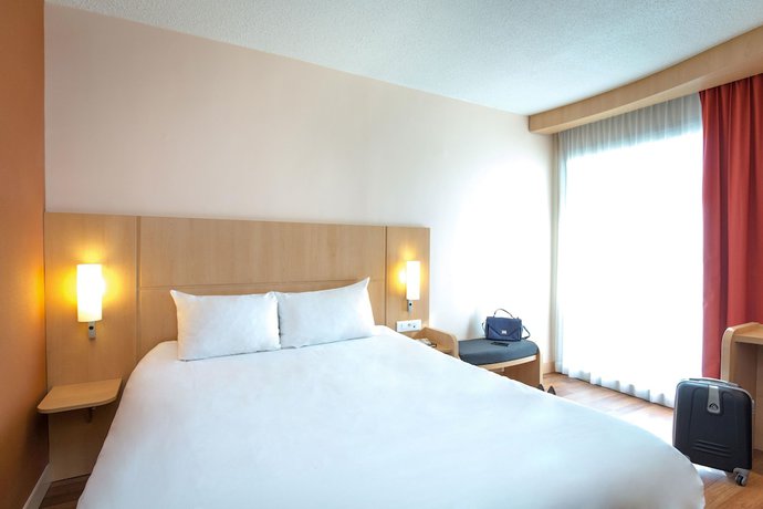 Imagen de la habitación del Hotel ibis Cavaillon Luberon. Foto 9